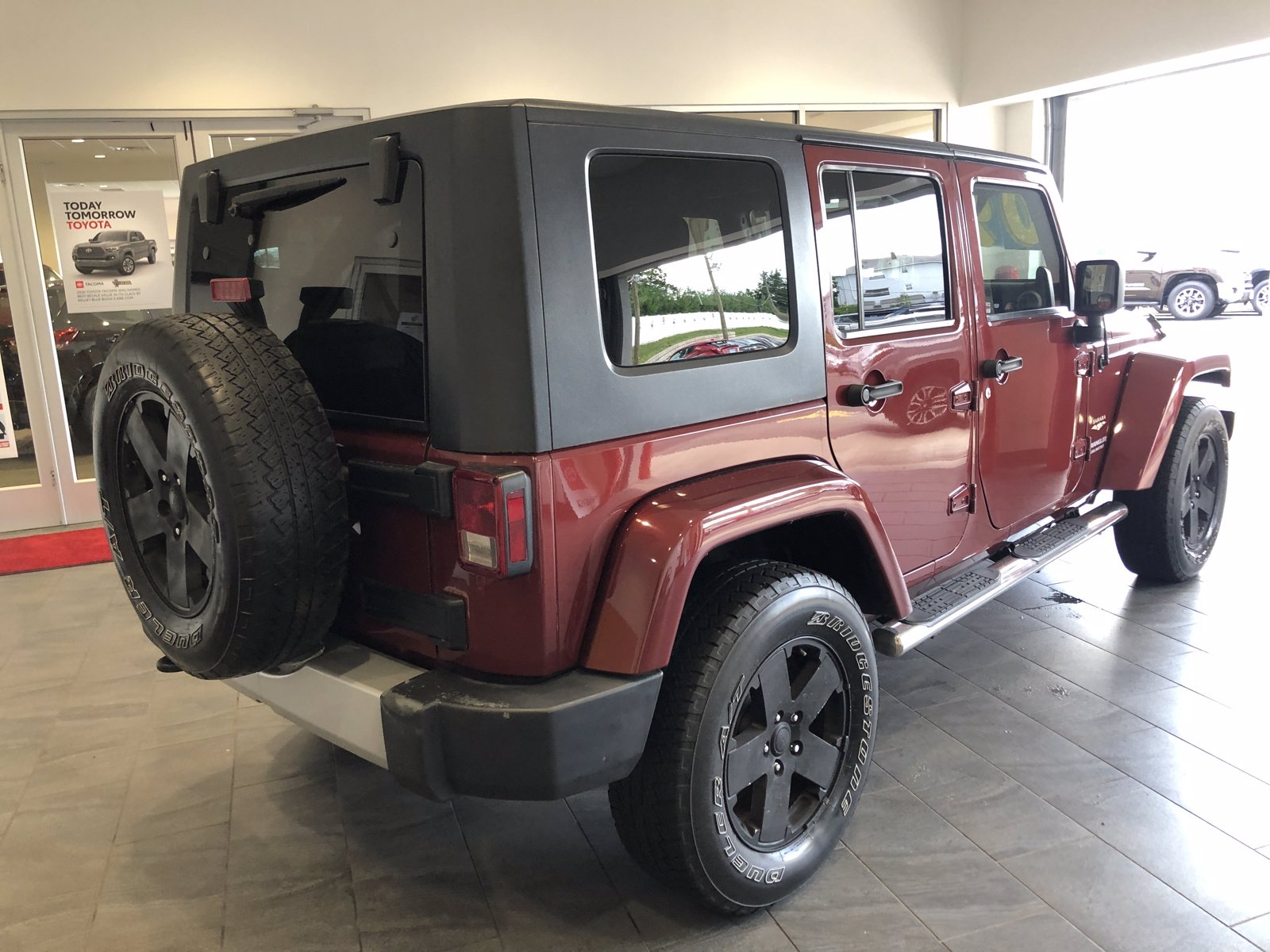 Pre-Owned 2009 Jeep Wrangler Unlimited Sahara V6 4WD HARD ...