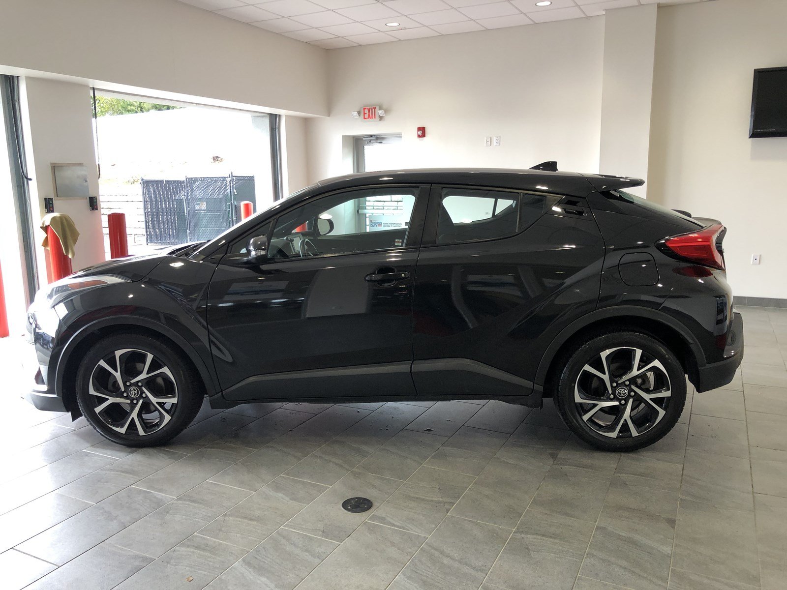 Pre-Owned 2018 Toyota C-HR XLE Premium FWD SUV Sport Utility in Wood